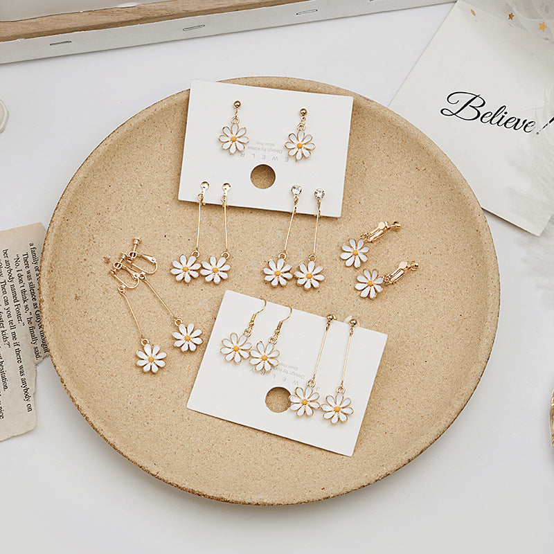 White Daisy Earrings/Clip-on Earrings