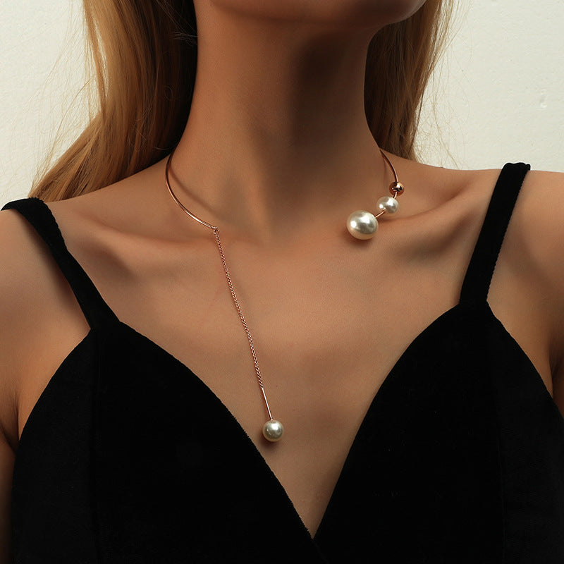 Open Front Pearl Dangling Necklace