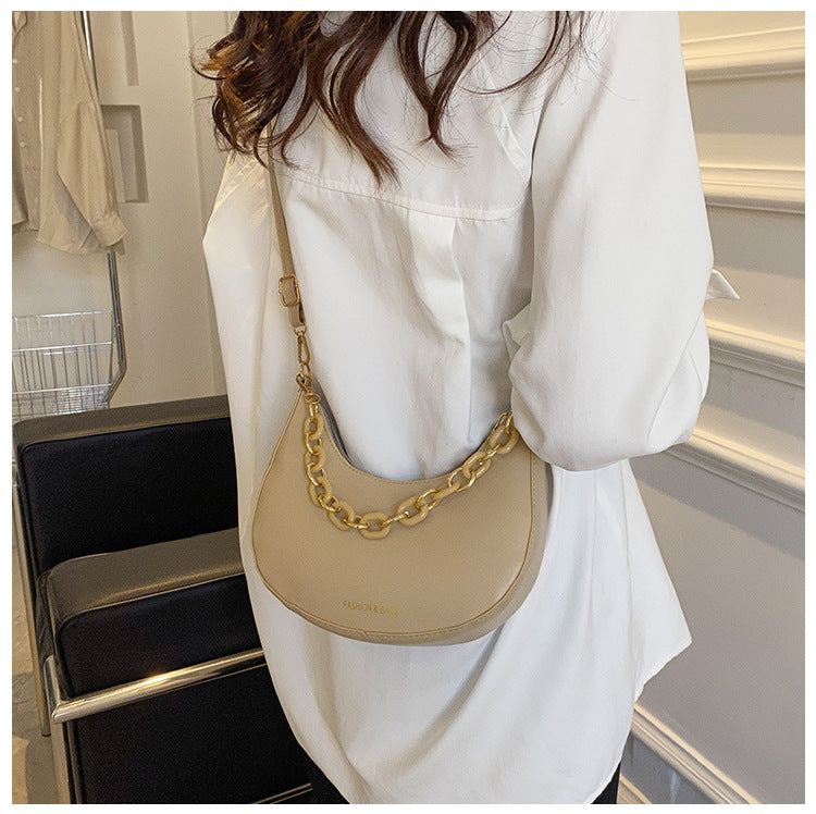 U-Shaped Front Chain Crossbody Bag - M I I X A S